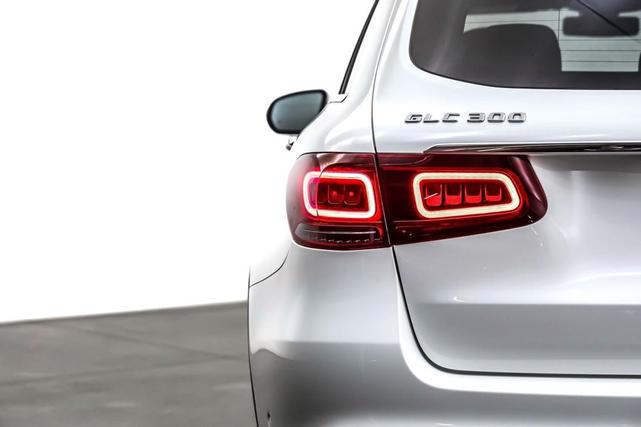 Photo of 2021 Polar White Mercedes-Benz GLC 300