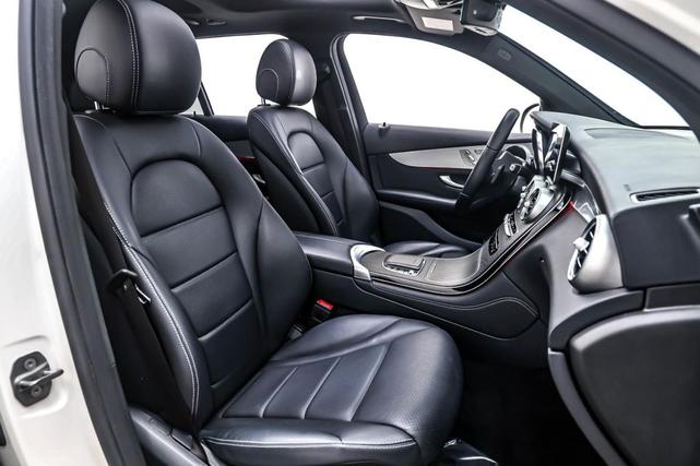 Photo of 2021 Polar White Mercedes-Benz GLC 300