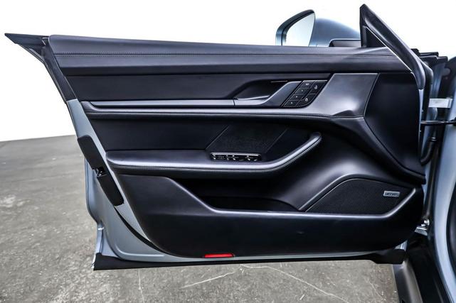 Photo of 2022 Dolomite Silver Metallic Porsche Taycan