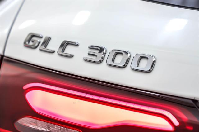 Photo of 2023 Polar White Mercedes-Benz GLC 300