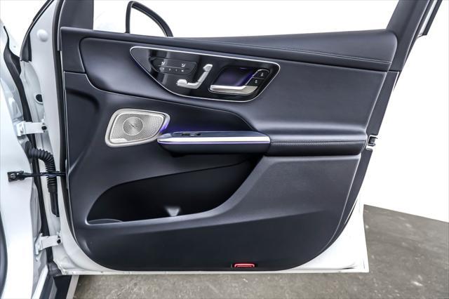 Photo of 2023 Polar White Mercedes-Benz GLC 300