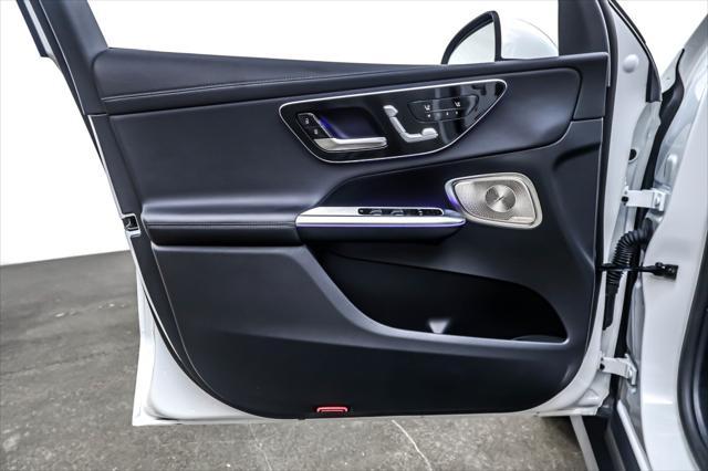 Photo of 2023 Polar White Mercedes-Benz GLC 300