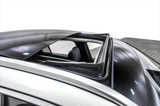 Photo of 2023 Polar White Mercedes-Benz GLC 300