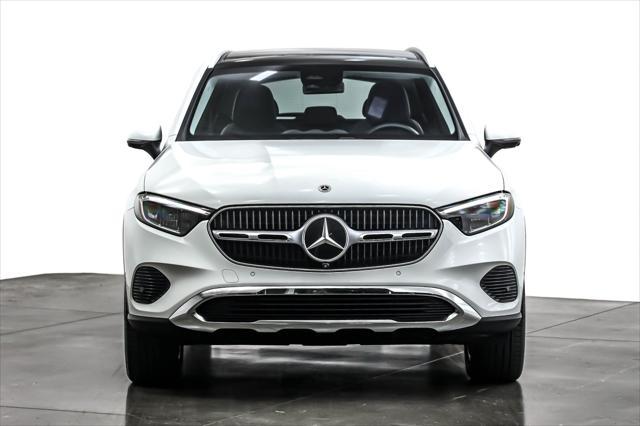 Photo of 2023 Polar White Mercedes-Benz GLC 300