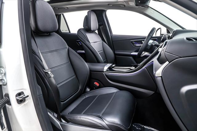 Photo of 2023 Polar White Mercedes-Benz GLC 300