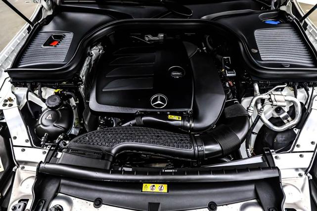 Photo of 2021 Polar White Mercedes-Benz GLC 300
