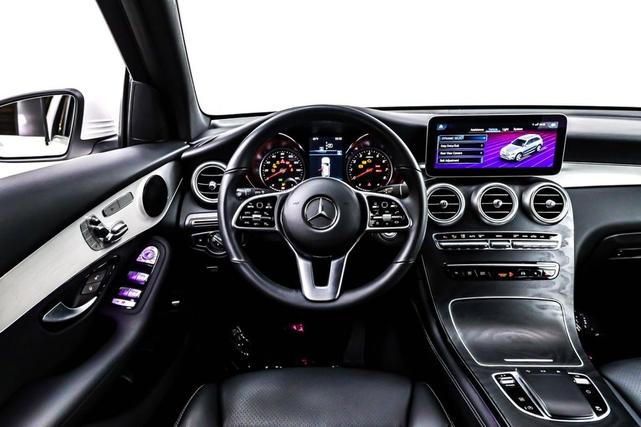 Photo of 2021 Polar White Mercedes-Benz GLC 300