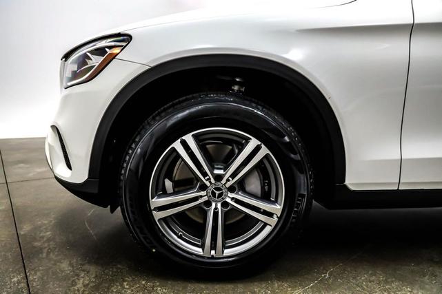 Photo of 2021 Polar White Mercedes-Benz GLC 300