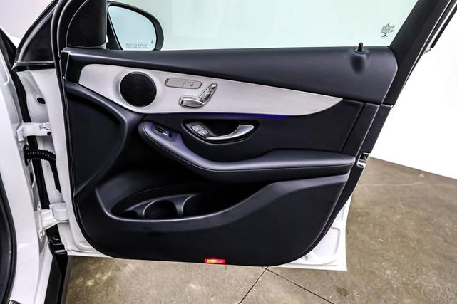 Photo of 2021 Polar White Mercedes-Benz GLC 300