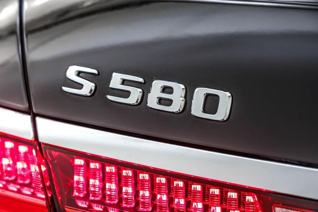 Photo of 2021 Black Mercedes-Benz S-Class