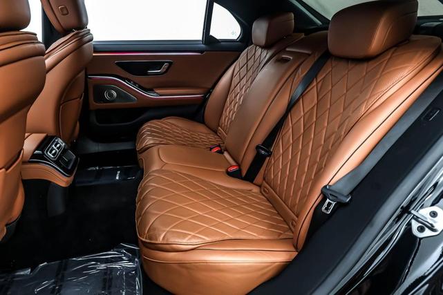 Photo of 2021 Black Mercedes-Benz S-Class