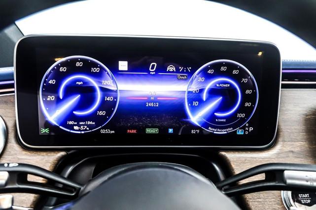Photo of 2023 Polar White Mercedes-Benz EQS 450