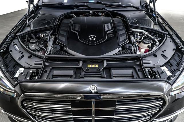 Photo of 2025 Black Mercedes-Benz S-Class