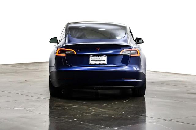 Photo of 2020 Deep Blue Metallic Tesla Model 3