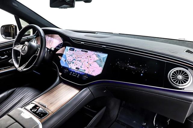 Photo of 2023 MANUFAKTUR Diamond White Mercedes-Benz EQS 580