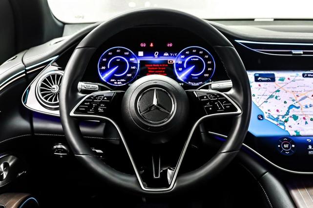 Photo of 2023 MANUFAKTUR Diamond White Mercedes-Benz EQS 580