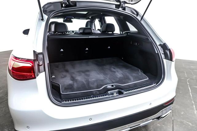 Photo of 2025 Polar White Mercedes-Benz GLC 350e