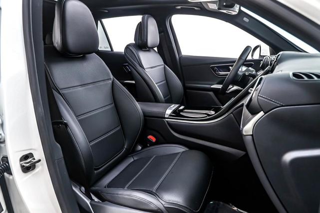 Photo of 2025 Polar White Mercedes-Benz GLC 350e