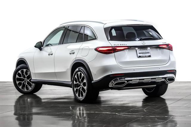 Photo of 2025 Polar White Mercedes-Benz GLC 350e
