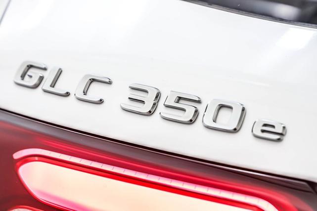 Photo of 2025 Polar White Mercedes-Benz GLC 350e