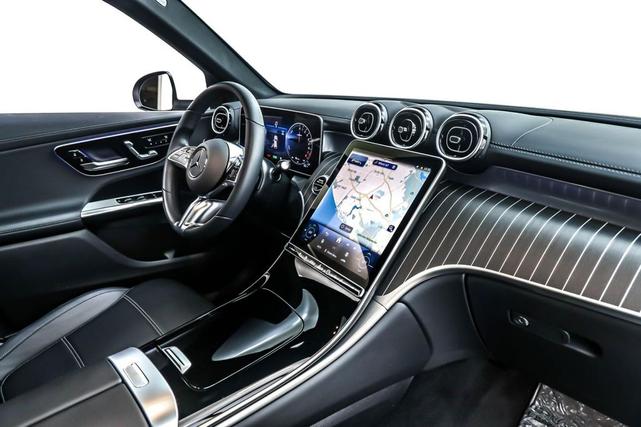 Photo of 2025 Polar White Mercedes-Benz GLC 350e