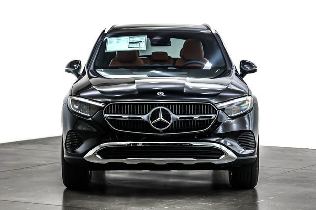 Photo of 2025 Black Mercedes-Benz GLC 300