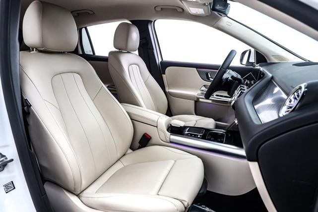 Photo of 2021 Polar White Mercedes-Benz GLA 250