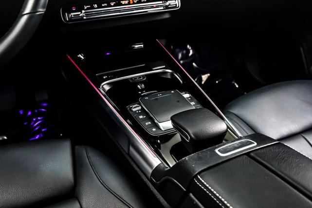 Photo of 2022 Mountain Grey Metallic Mercedes-Benz GLB 250