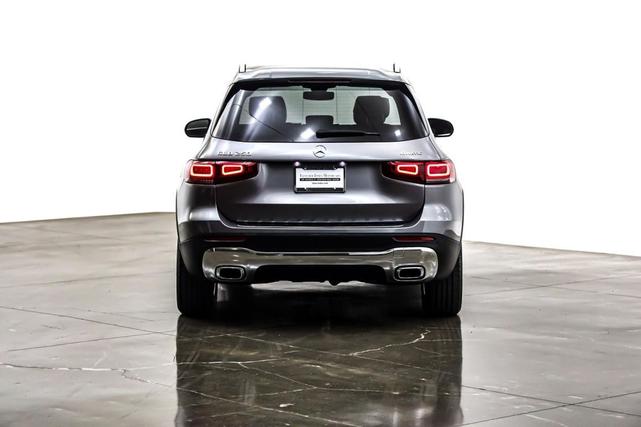 Photo of 2022 Mountain Grey Metallic Mercedes-Benz GLB 250