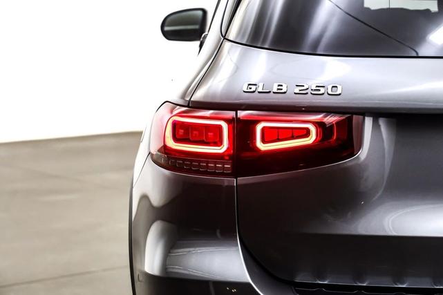 Photo of 2022 Mountain Grey Metallic Mercedes-Benz GLB 250