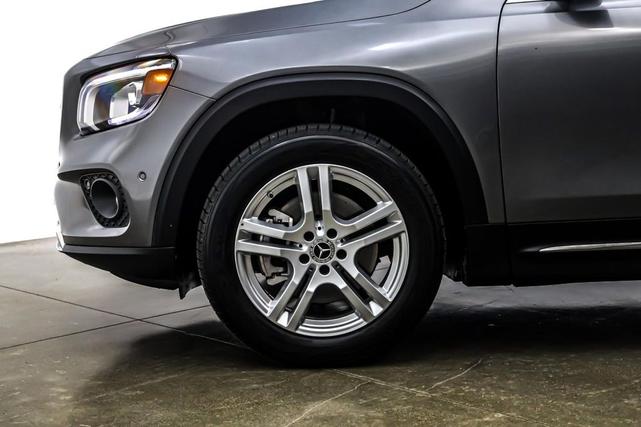 Photo of 2022 Mountain Grey Metallic Mercedes-Benz GLB 250