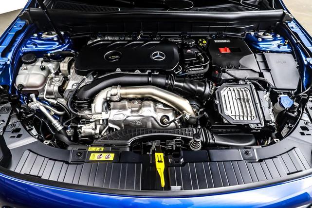 Photo of 2024 Starling Blue Metallic Mercedes-Benz GLB 250