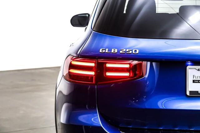 Photo of 2024 Starling Blue Metallic Mercedes-Benz GLB 250
