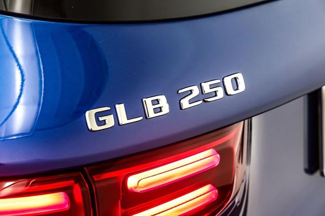 Photo of 2024 Starling Blue Metallic Mercedes-Benz GLB 250