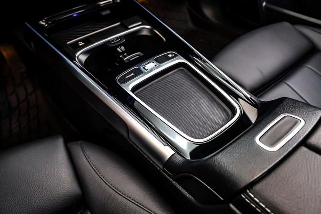 Photo of 2024 Starling Blue Metallic Mercedes-Benz GLB 250