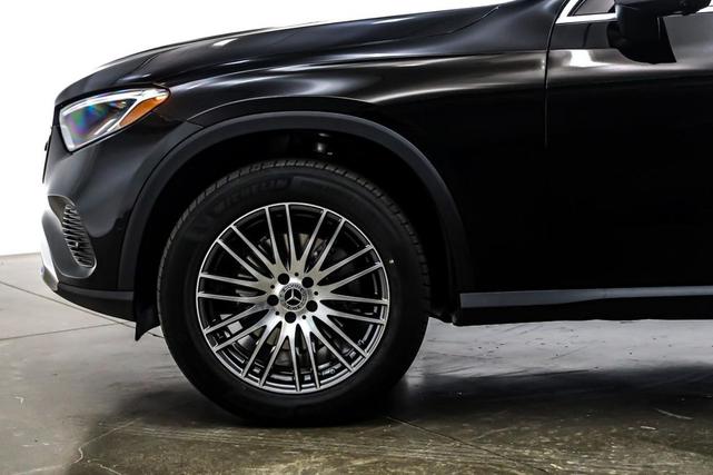 Photo of 2026 Black Mercedes-Benz GLC 300