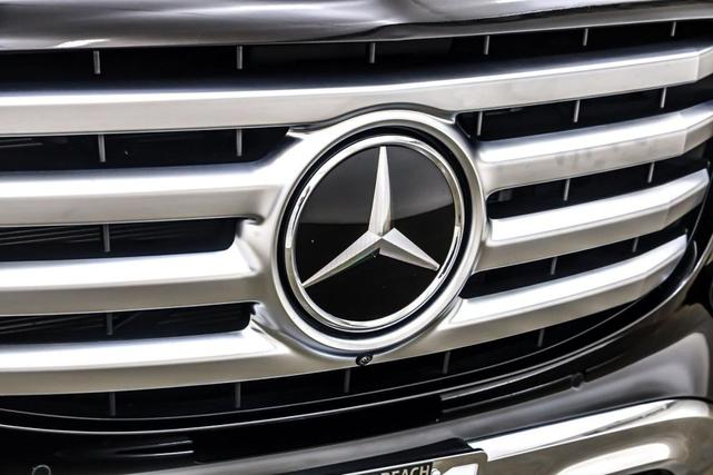 Photo of 2025 Obsidian Black Metallic Mercedes-Benz GLS 450