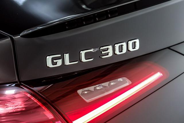 Photo of 2025 Black Mercedes-Benz GLC 300