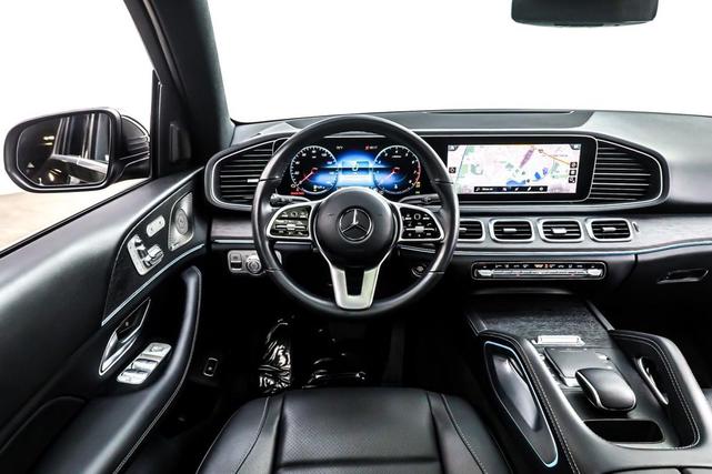 Photo of 2022 Black Mercedes-Benz GLE 350
