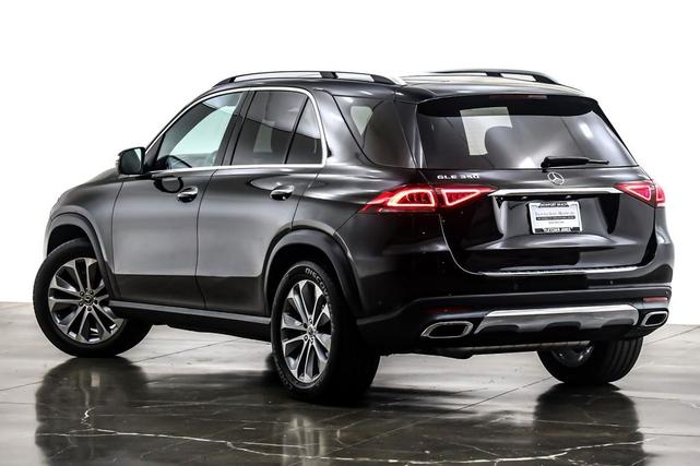 Photo of 2022 Black Mercedes-Benz GLE 350
