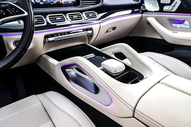 Photo of 2025 Black Mercedes-Benz GLE 450e