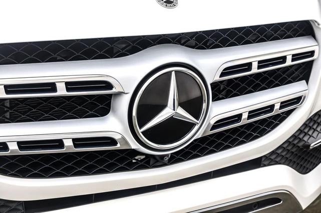 Photo of 2023 Polar White Mercedes-Benz GLS 450
