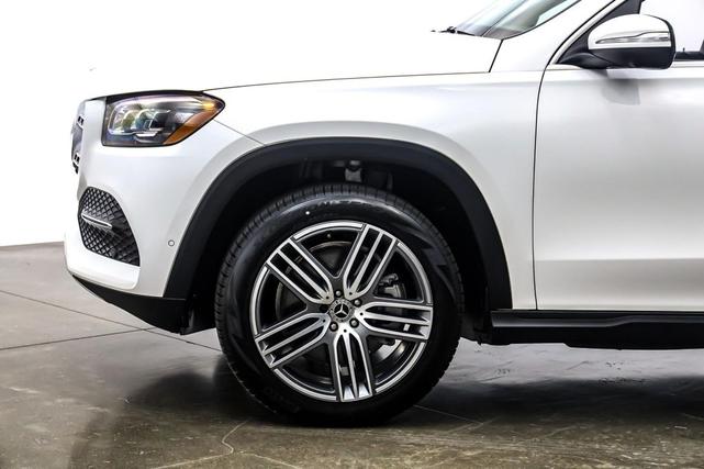 Photo of 2023 Polar White Mercedes-Benz GLS 450
