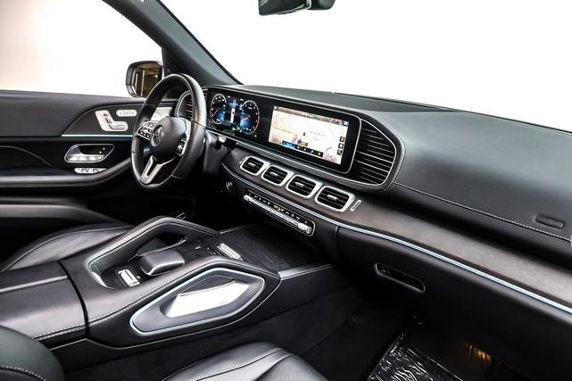 Photo of 2023 Polar White Mercedes-Benz GLS 450