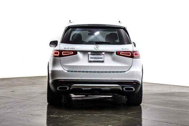 Photo of 2023 Polar White Mercedes-Benz GLS 450