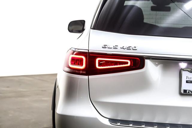 Photo of 2023 Polar White Mercedes-Benz GLS 450
