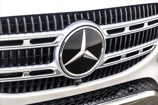 Photo of 2025 Polar White Mercedes-Benz GLE 450e