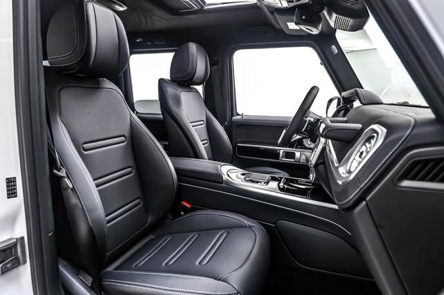 Photo of 2025 MANUFAKTUR Moonlight White Metallic Mercedes-Benz G-Class