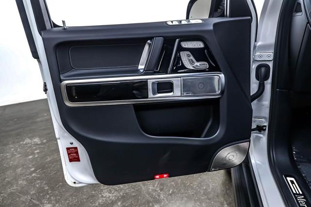 Photo of 2025 MANUFAKTUR Moonlight White Metallic Mercedes-Benz G-Class