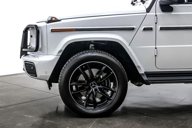Photo of 2025 MANUFAKTUR Moonlight White Metallic Mercedes-Benz G-Class